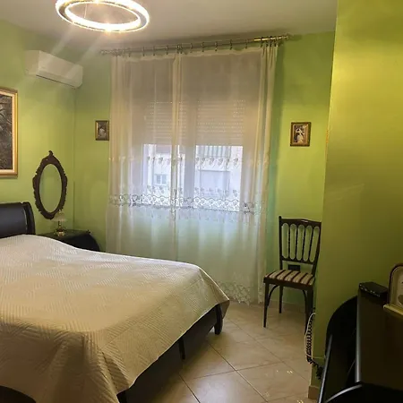 Center Square Skanderbeg Apartmán *