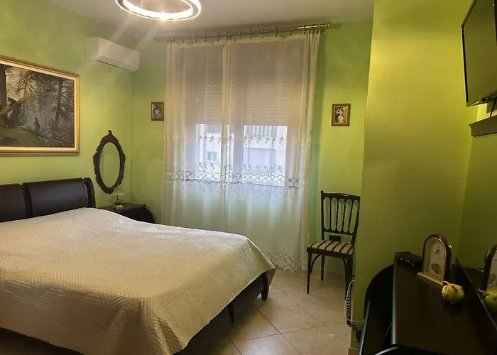 Center Square Skanderbeg Apartmán *