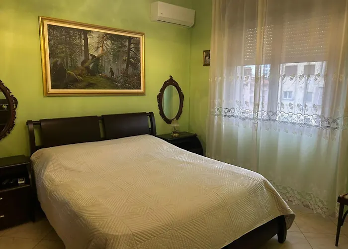 Center Square Skanderbeg Apartmán *