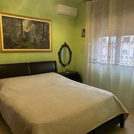 Center Square Skanderbeg Apartment *