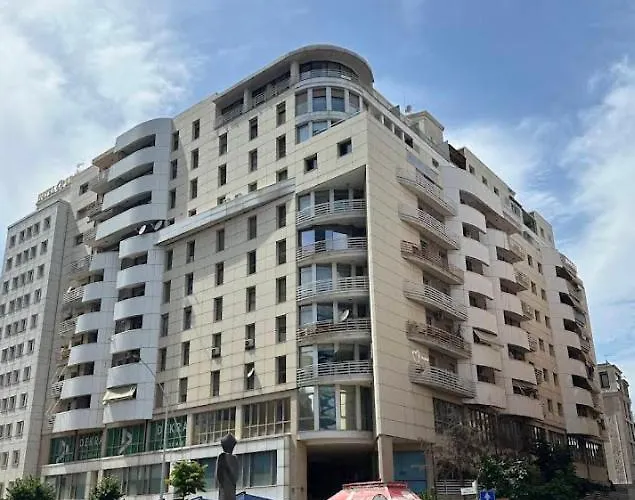 Center Square Skanderbeg *